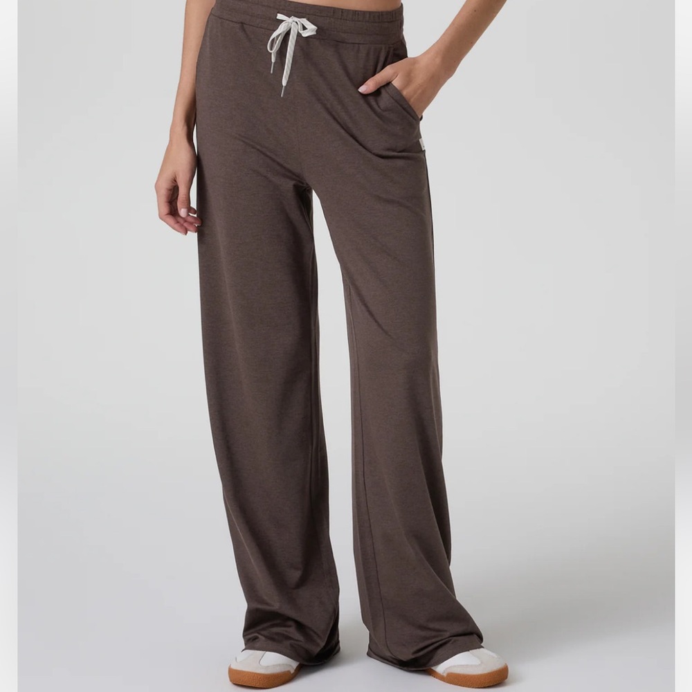 NWT Vuori Halo Essential Wideleg pants